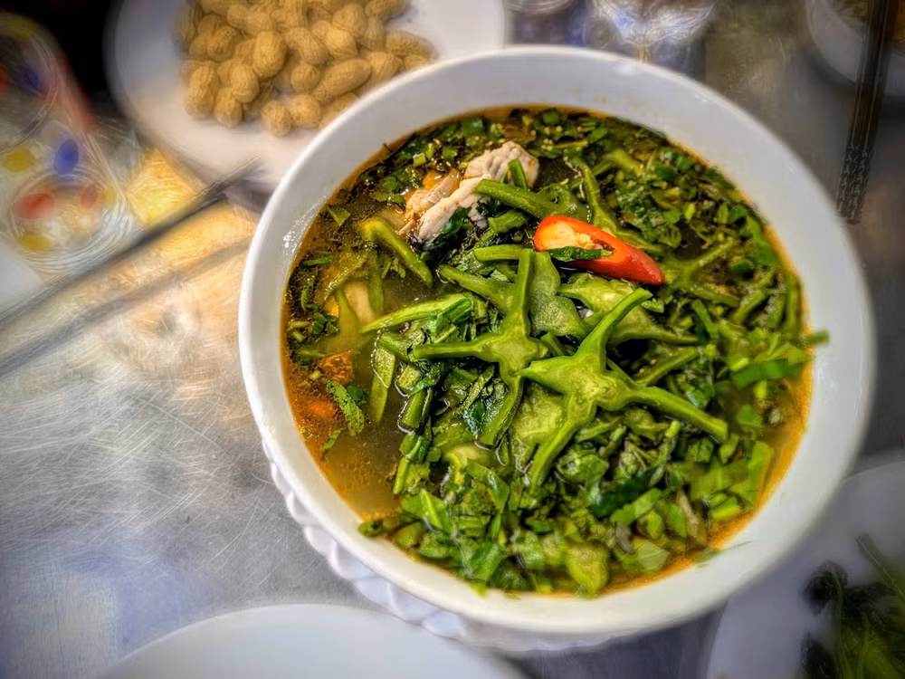 Dư vị bất ngờ từ gai góc.