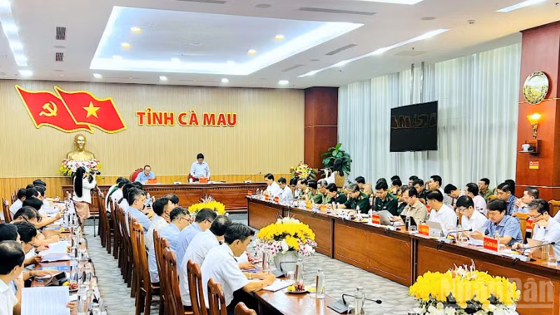 Đoàn công tác của Bộ Nông nghiệp và Môi trường làm việc với Ủy ban nhân dân tỉnh Cà Mau về IUU vào sáng 31/10.
