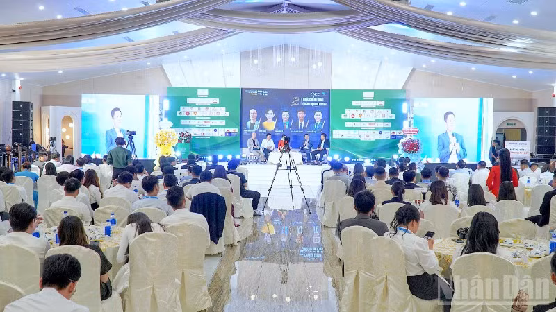 Quang cảnh Chương trình kết nối doanh nghiệp, Tọa đàm thực chiến trong quản trị kinh doanh tại Cà Mau.