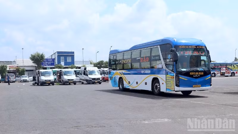 Xe vận chuyển hành khách, một trong những phân khúc ngành nghề chịu tác động của giá cả nhiên liệu tăng tại Cà Mau.