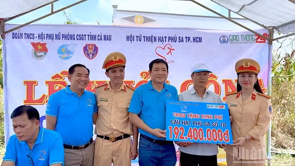 ndo_br_guong-giao-thong-4-7378.jpg