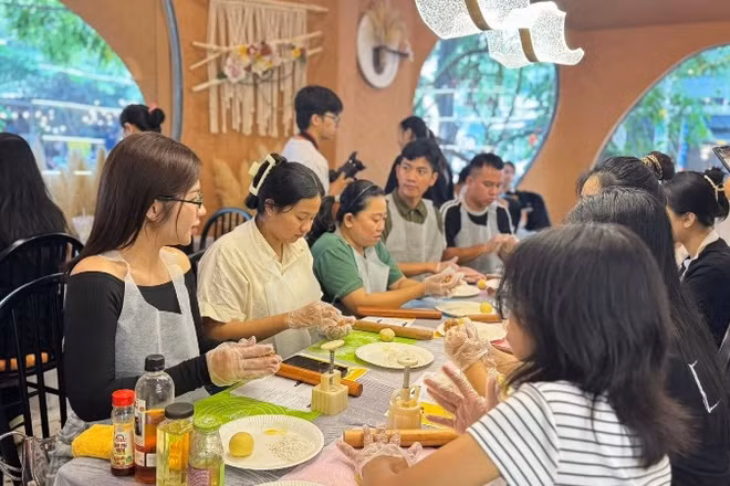 Những buổi workshop được tổ chức mỗi tuần như một không gian để dạy nghề.