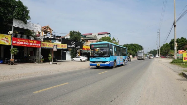 Thành phố Hà Nội tăng cường các tuyến xe buýt kết nối với Khu công nghệ cao Hòa Lạc.