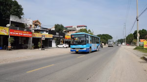 Thành phố Hà Nội tăng cường các tuyến xe buýt kết nối với Khu công nghệ cao Hòa Lạc.