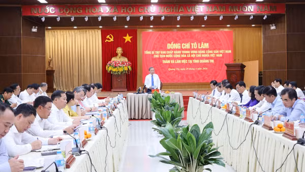 Tổng Bí thư, Chủ tịch nước Tô Lâm và Đoàn công tác của Trung ương làm việc với Ban Thường vụ Tỉnh ủy Quảng Trị.
