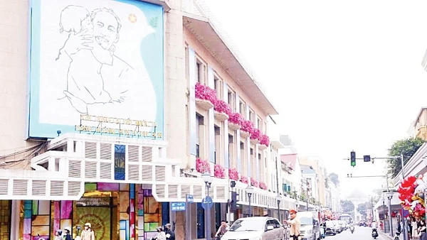 Thiết lập “làn sóng xanh” liên tuyến trên tuyến đường Tràng Tiền-Hàng Khay-Tràng Thi.