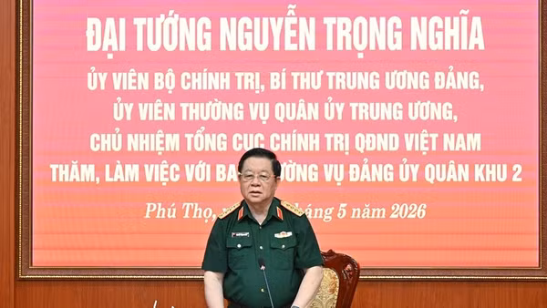 Đại tướng Nguyễn Trọng Nghĩa phát biểu tại buổi làm việc với Ban Thường vụ Đảng ủy Quân khu 2. (Ảnh: Báo Quân đội nhân dân)