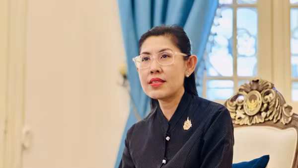 Đại sứ Vương quốc Thái Lan tại Việt Nam Urawadee Sriphiromya trả lời phỏng vấn báo chí. (Ảnh: Việt Đức/ TTXVN) 