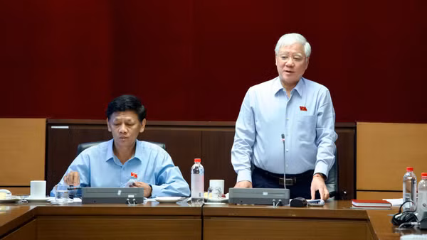 Phó Chủ tịch Thường trực Quốc hội Đỗ Văn Chiến phát biểu chỉ đạo tại Phiên họp. (Ảnh: Quochoi.vn)