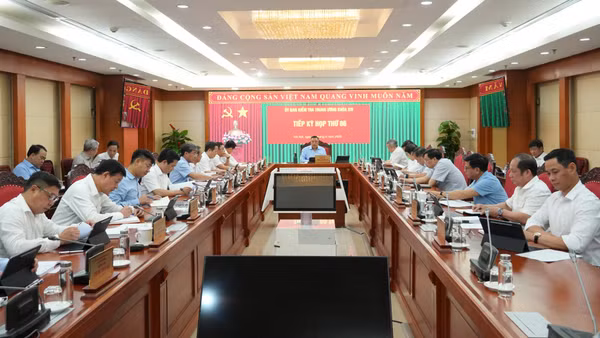 Đồng chí Trần Sỹ Thanh, Ủy viên Bộ Chính trị, Bí thư Trung ương Đảng, Chủ nhiệm Ủy ban Kiểm tra Trung ương chủ trì Kỳ họp thứ 6 . (Ảnh: MINH NGỌC )