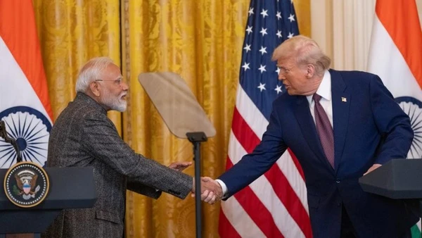 Tổng thống Mỹ Donald Trump và Thủ tướng Ấn Độ Narendra Modi tại cuộc gặp ở Nhà Trắng, Washington, DC, ngày 13/2/2025. (Ảnh: XINHUA)