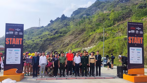 Khai mạc giải siêu đường mòn "Chạy trên cung đường Hạnh Phúc" năm 2026.