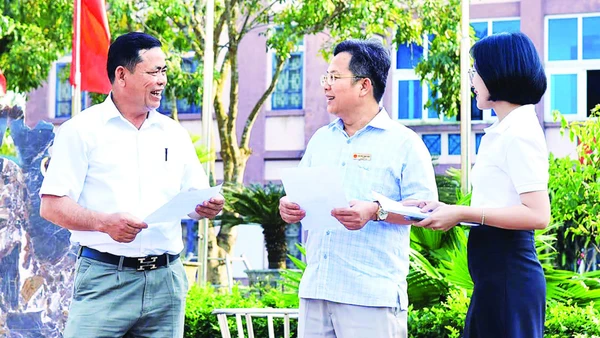 Việc lấy ý kiến của người dân được các cấp ủy đảng ở Hà Tĩnh thực hiện bài bản, góp phần nâng cao vị thế, vai trò của nhân dân trong quá trình thực hiện các nhiệm vụ phát triển.