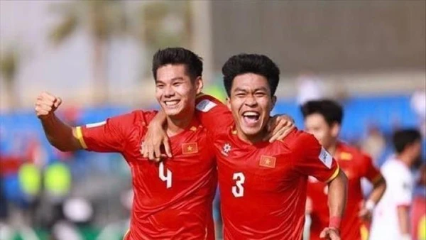 Trung vệ Hiểu Minh ghi bàn nâng tỷ số 2-0 cho U23 Việt Nam trong trận đấu với Jordan tối 6/1. (Ảnh: AFC/TTXVN)
