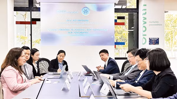 Hoạt động trao đổi về hợp tác đổi mới sáng tạo Việt Nam-Singapore. (Ảnh: Bộ Khoa học và Công nghệ Việt Nam)