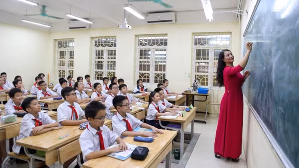 Giờ học môn Toán tại Trường trung học cơ sở Thăng Long, Hà Nội (Ảnh: THẾ ĐẠI)