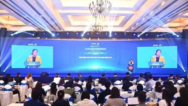 Diễn đàn ESG Việt Nam 2025 với chủ đề “Khoa học công nghệ và động lực cho phát triển bền vững”.