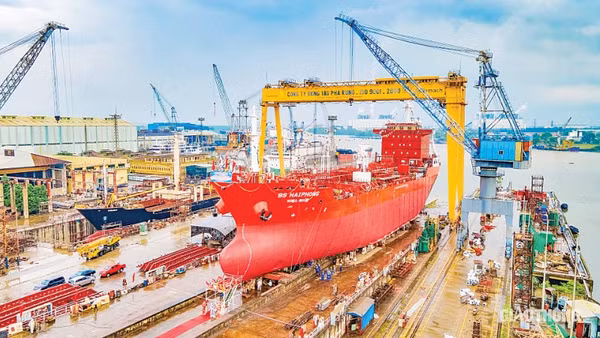Ngành công nghiệp đóng tàu Việt Nam hiện xếp thứ bảy trên thế giới về năng lực đóng tàu. 
