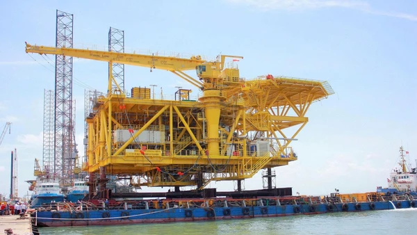 Tổng công ty cổ phần Dịch vụ kỹ thuật dầu khí Việt Nam bàn giao sản phẩm cho khách hàng Hoàng Long JOC tại dự án Tê Giác Trắng.