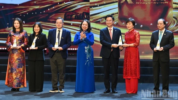 [Video] Giải thưởng Hành động vì Cộng đồng 2025, nơi những hạt giống tử tế hội tụ