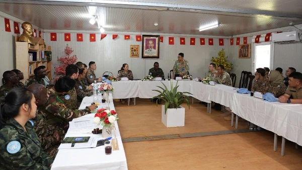 Bệnh viện dã chiến cấp 2 số 7 Việt Nam đón Đoàn kiểm tra, đánh giá năng lực sẵn sàng hoạt động (Operational Readiness Assessment - ORA) của Liên hợp quốc. (Ảnh: TIẾN PHÚC)