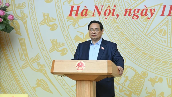 Thủ tướng Phạm Minh Chính phát biểu chỉ đạo tại phiên họp.