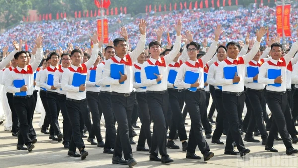 Hình ảnh của khối trí thức Việt Nam tại Lễ kỷ niệm 80 năm Quốc khánh 2/9. (Ảnh: DUY LINH)