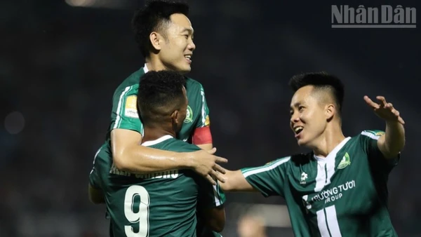 Các cầu thủ Trường Tươi Đồng Nai mừng chiến thắng.