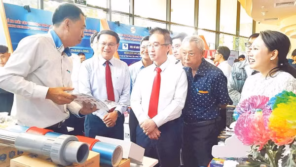 Phiên trưng bày công nghệ tại Trung tâm Khởi nghiệp sáng tạo Thành phố Hồ Chí Minh.