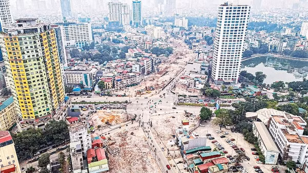 Tuyến đường Vành đai 1 (Hà Nội) đang được thi công. (Ảnh QUANG THÁI)