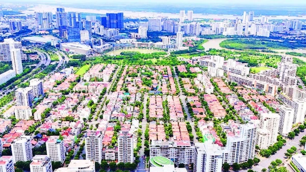 Một góc đô thị Thành phố Hồ Chí Minh. (Ảnh THẾ ANH)