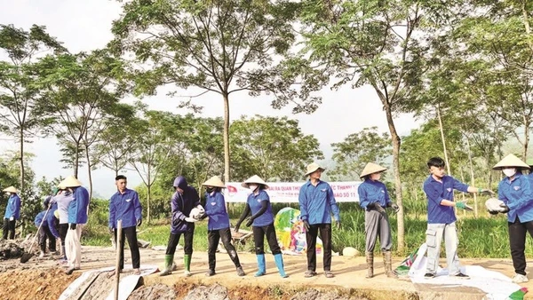 Cải tạo đường giao thông tại thôn Quýt, xã Yên Bài.