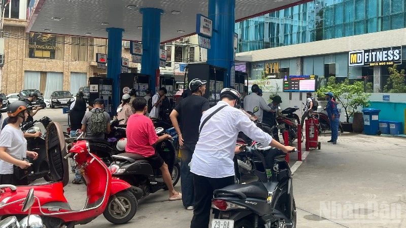 Bộ Tài chính đề xuất giảm thuế nhập khẩu xăng dầu về 0% đến năm 2026
