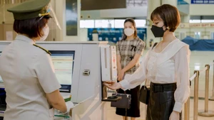 Bộ Y tế yêu cầu các địa phương tăng cường giám sát y tế tại cửa khẩu, kịp thời phát hiện các trường hợp nghi ngờ. (Ảnh: THÀNH ĐẠT)