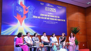 Các diễn giả tại phiên thảo luận.