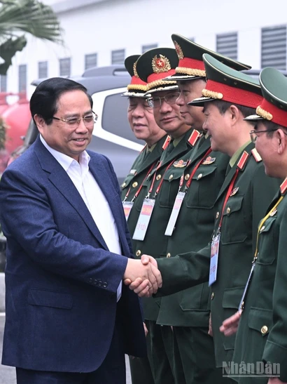 Thủ tướng Chính phủ Phạm Minh Chính và lãnh đạo các bộ, ngành Trung ương đã làm việc với Bộ Quốc phòng về phát triển công nghiệp quốc phòng.