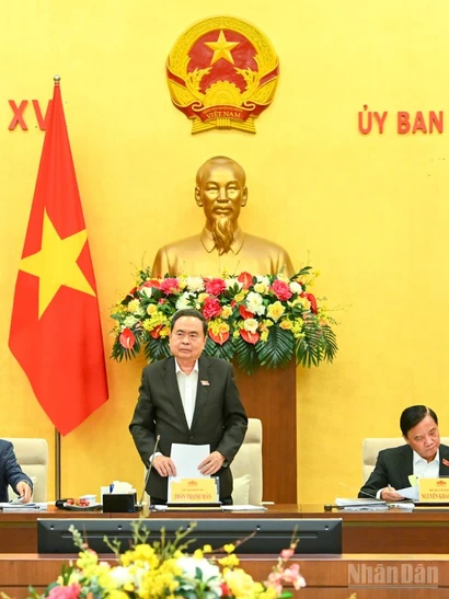 Chủ tịch Quốc hội Trần Thanh Mẫn phát biểu kết luận cuộc họp. 