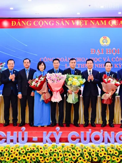 Lãnh đạo Tổng Liên đoàn Lao động Việt Nam, Bộ Khoa học và Công nghệ chúc mừng Ban Chấp hành Công đoàn Khoa học và Công nghệ Việt Nam nhiệm kỳ 2025-2030.