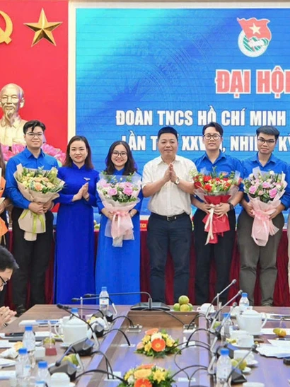Media Chính Trị - Trang 1 Khát Vọng Và Bản Lĩnh Tuổi Trẻ Báo Nhân Dân Trong Hành Trình Đổi Mới.