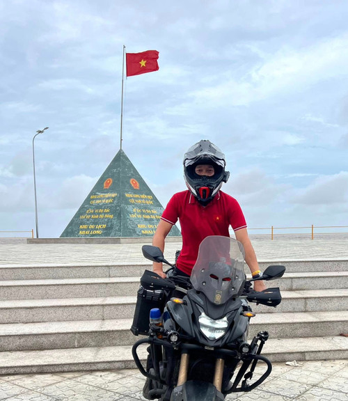 Hành trình "Non sông liền một dải" được chinh phục bằng phương tiện xe mô-tô.