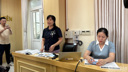 TS. Tống Thị Lan Chi, Giám đốc Trung tâm Đổi mới sáng tạo tỉnh Đắk Lắk chia sẻ cùng đoàn công tác Tổng lãnh sự quán Australia tại Thành phố Hồ Chí Minh về Diễn đàn đổi mới sáng tạo. (Ảnh: HẢI YẾN) TS. Tống Thị Lan Chi, Giám đốc Trung tâm Đổi mới sáng tạo tỉnh Đắk Lắk chia sẻ cùng đoàn công tác Tổng lãnh sự quán Australia tại Thành phố Hồ Chí Minh về Diễn đàn đổi mới sáng tạo. (Ảnh: HẢI YẾN)