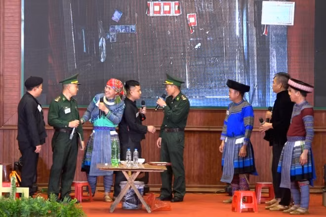 Hình thức tuyên truyền bằng phương pháp sân khấu hóa đã giúp người dân dễ dàng nắm bắt các quy định của pháp luật.