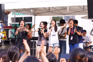 Ban nhạc gồm các thành viên của dự án Toucher Arts đến từ nhiều nơi trên thế giới.