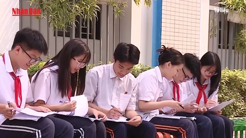 [Video] Hà Nội: Thí sinh làm thủ tục dự thi lớp 10 vào sáng 6/6