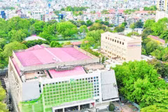 Nhà hát Hòa Bình (Quận 10 cũ), một tài sản công đang được sửa chữa. (Ảnh CTV)