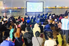 Chiếu phim miễn phí ngoài trời trong khuôn khổ Liên hoan phim châu Á Đà Nẵng.