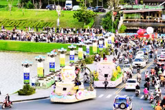 Xứ ngàn hoa Đà Lạt sôi động với Carnival đường phố Lễ hội Trà quốc tế 2025.