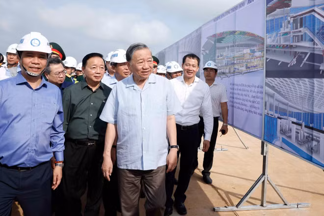 Tổng Bí thư Tô Lâm thăm Dự án Cảng Hàng không quốc tế Long Thành. (Ảnh: Thống Nhất/TTXVN)