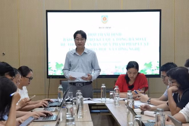 Quang cảnh phiên họp. (Ảnh: TP)