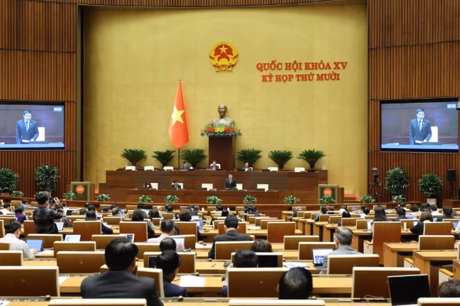 Quốc hội làm việc tại hội trường sáng 18/11. (Ảnh: DUY LINH)